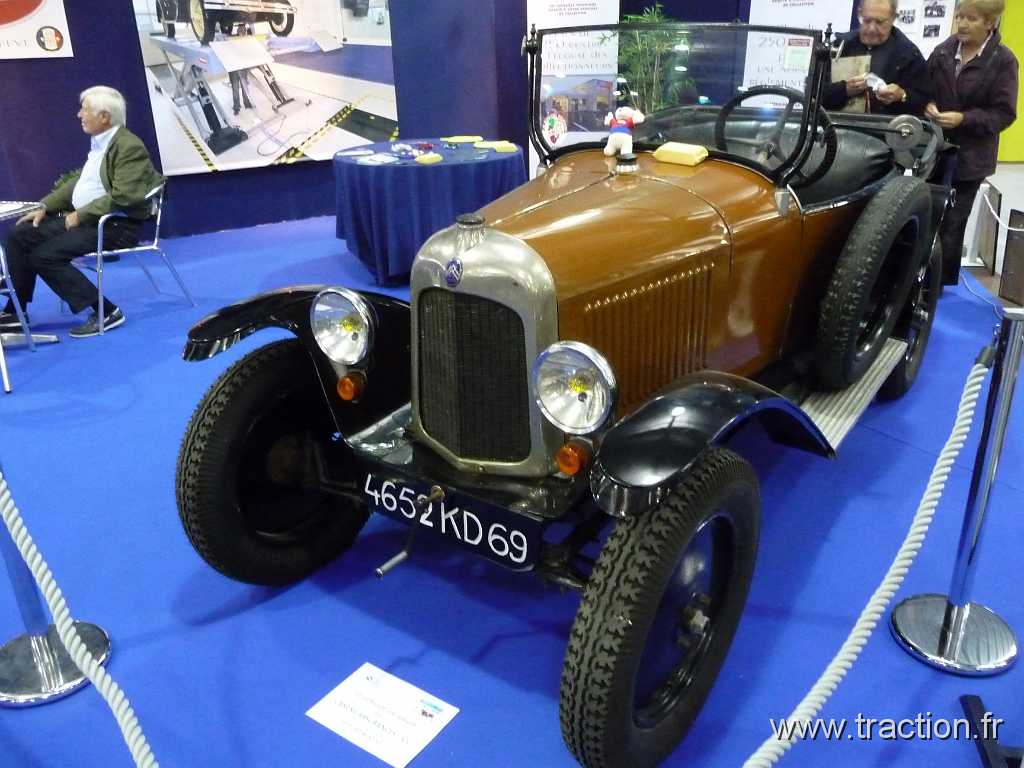 2011_epoquauto (29).jpg - 05/11/2011 - 69000 LYON - EPOQU'AUTO - 33ème Salon International Autos & Motos Anciennes - CITROEN